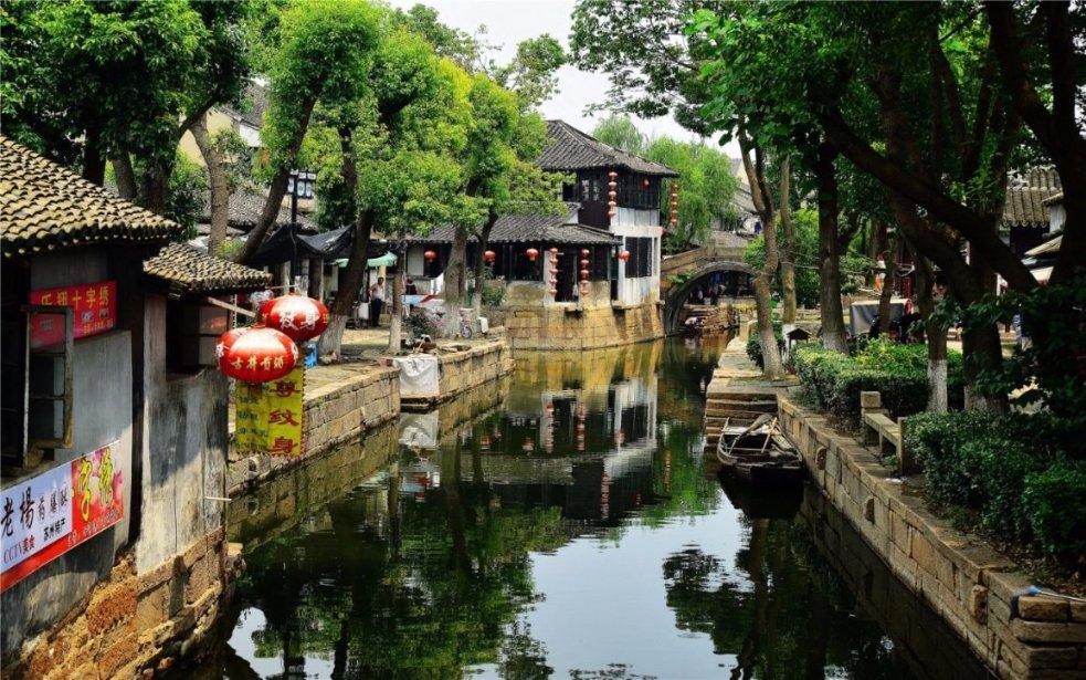 新春走基层丨他们在“万丈盐桥”擦亮青藏列车的“眼睛”
